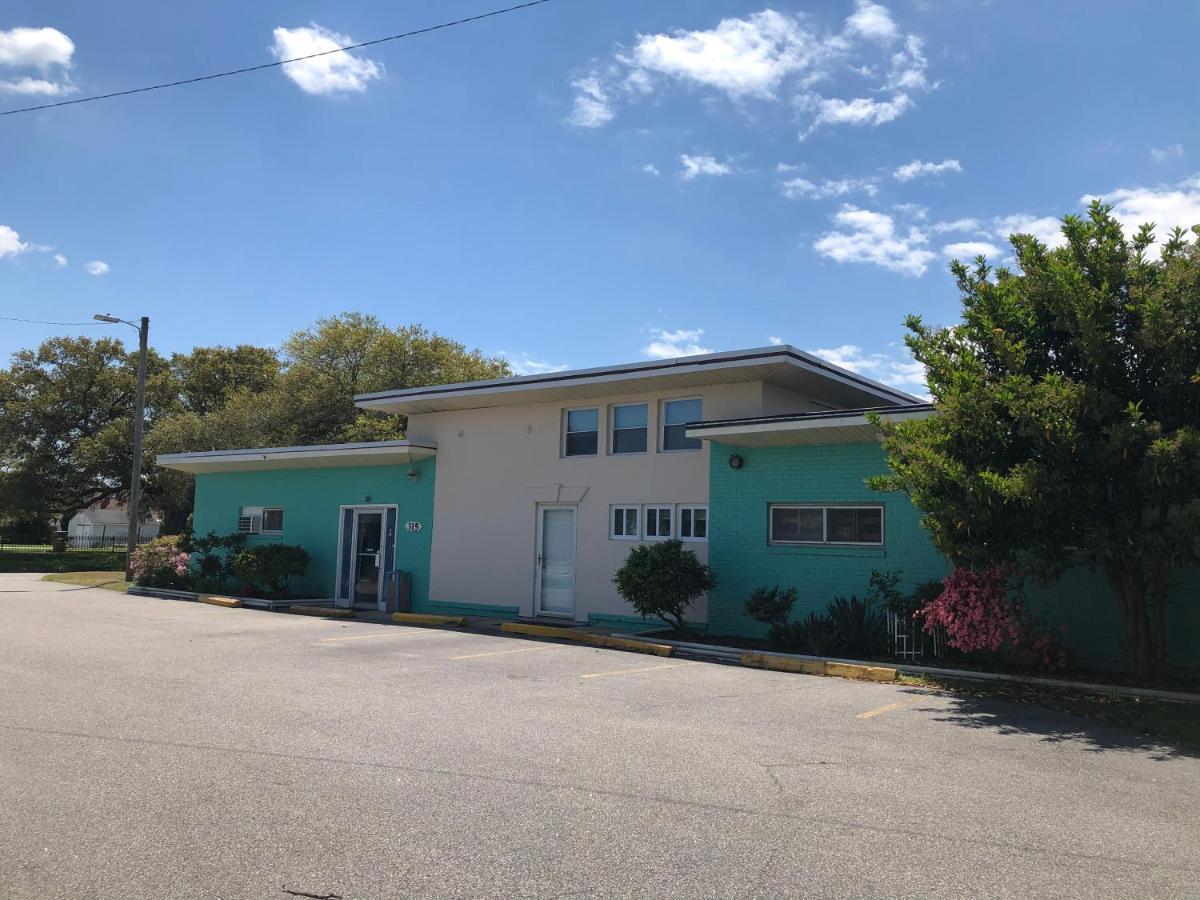 Bay Inn Hotel Motel North Camellia Acres