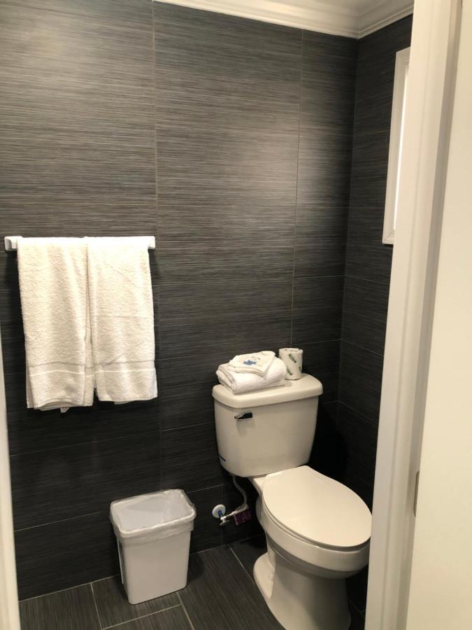 Bay Inn Hotel 2*